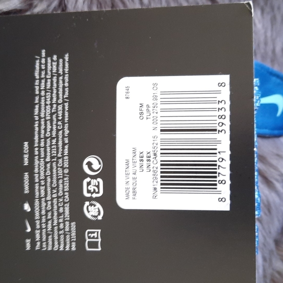 3 for $30. Nike reversible bandana head tie - Picture 6 of 7